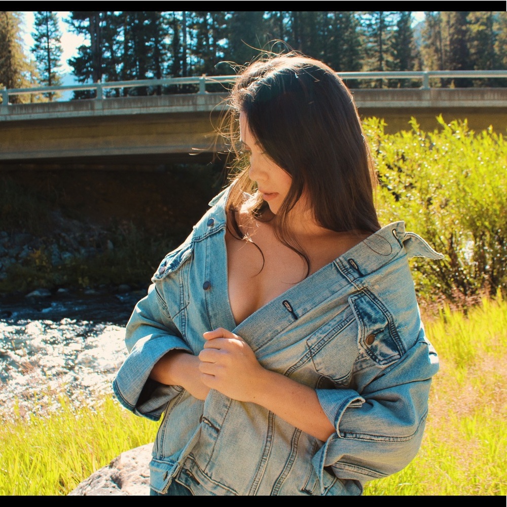Free people light wash denim jacket